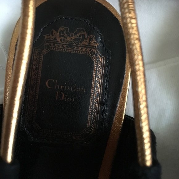 CHRISTIAN DIOR flat gold-tone ankle-strap sandals - Picture 3 of 7